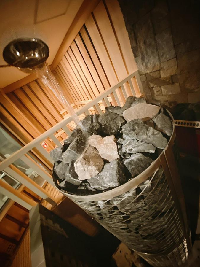 Sauna & Capsule Amza Осака Екстер'єр фото